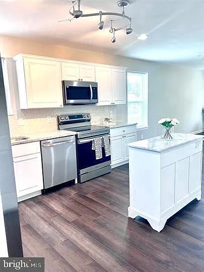 2105 Ruatan St — Photo 10