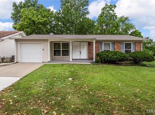 12095 El Camara Dr, Florissant, MO
