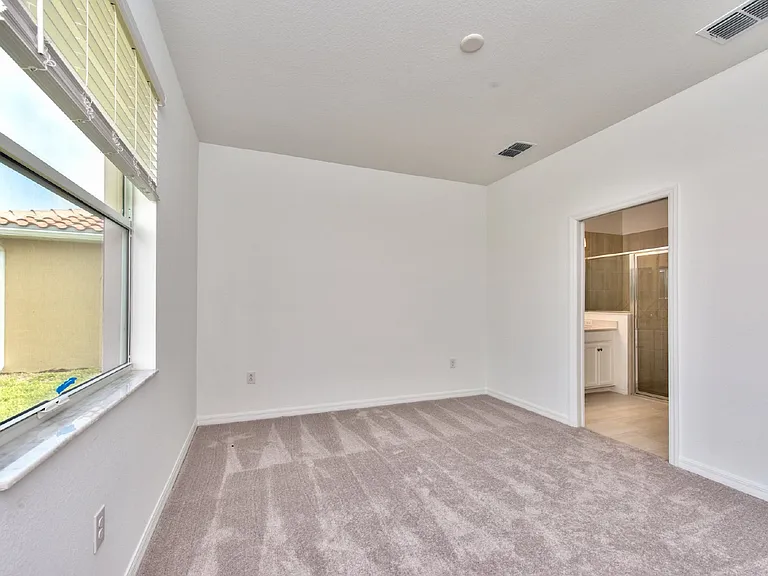 2591 Vine Ave — Photo 11