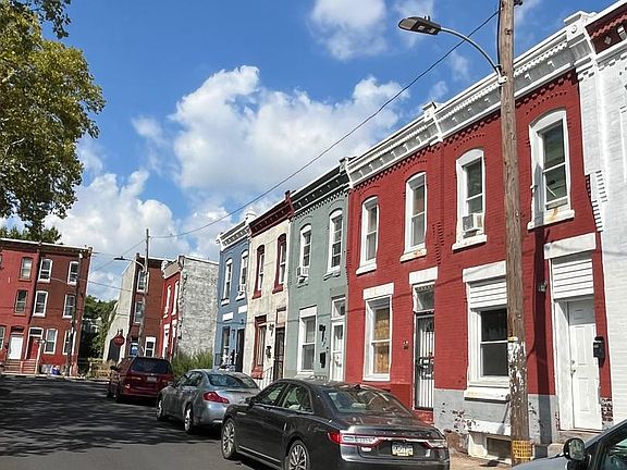 3rd image of 1539 W Tucker St
