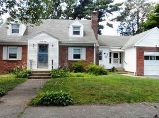 28 Lucerne Rd, Springfield, MA 01119