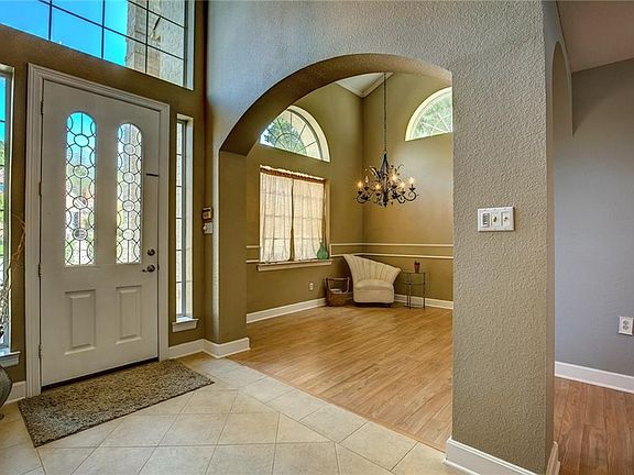 3rd image of 301 Harbor Landing Dr