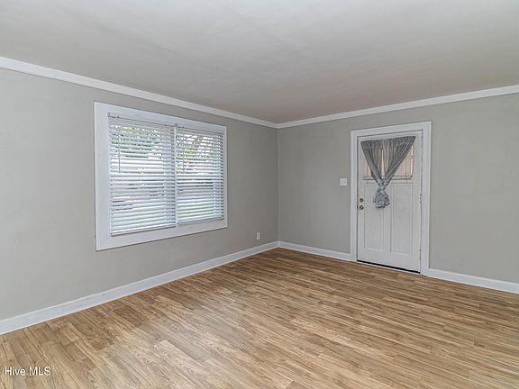 5th image of 208 Fussell Street