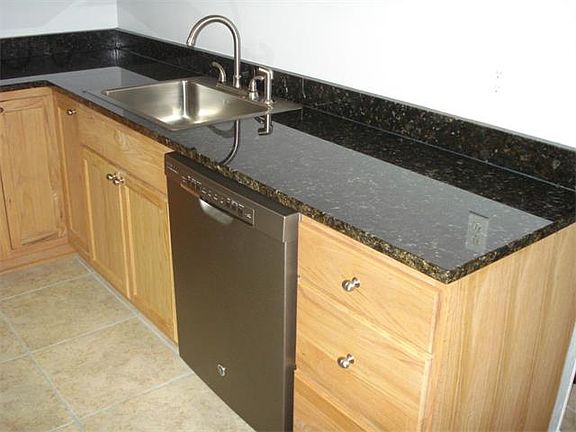 5th image of 176 Ursula Dr