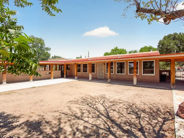 251 Sichler Dr SW, Los Lunas, NM 87031