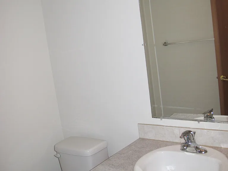 Galbraith, C. (1430 NW Falls Creek Lp) — Photo 4