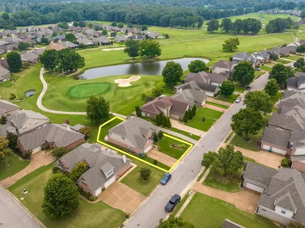 25 Fairoaks Dr, Oakland, TN 38060
