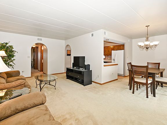2nd image of 16755 Paxton Ave APT 2S