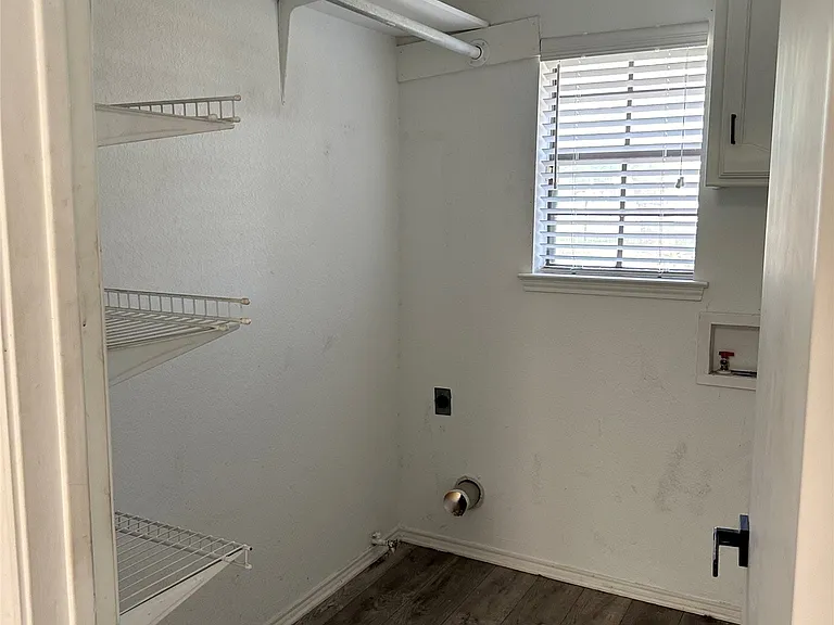 228 S Pearson Ln — Photo 17