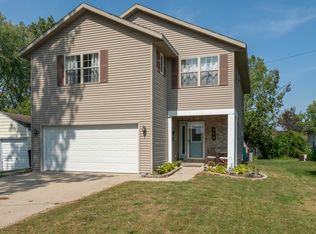 116 Lakeshore Blvd, Norton Shores, MI