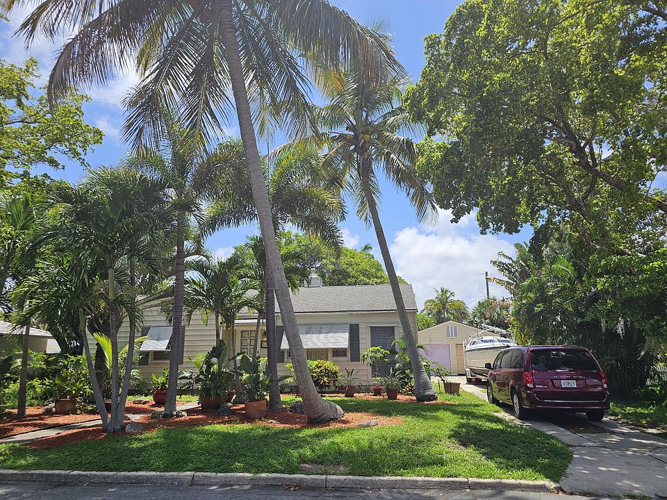 1st image of 615 N Palmway