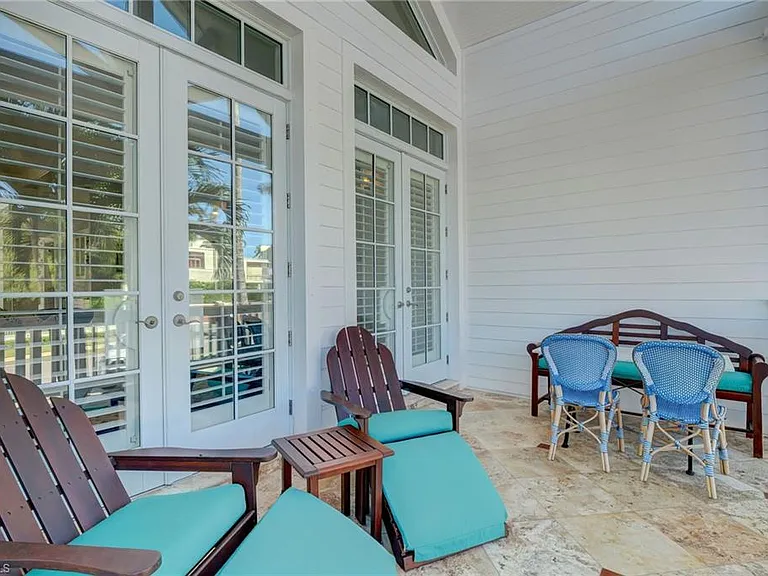 1551 Gulf Shore Blvd S — Photo 4