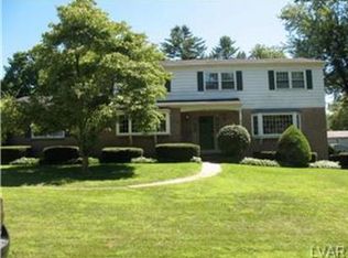 972 Donald Dr, Emmaus, PA