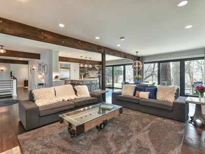 8429 Kenyon Ave, Wauwatosa, WI, 53226