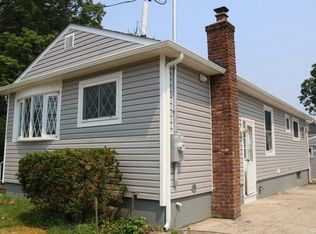 729 Nicolls Rd, Deer Park, NY 11729