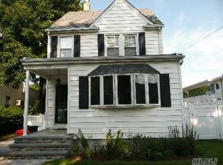 12 Juniper Ave, Mineola, NY 11501