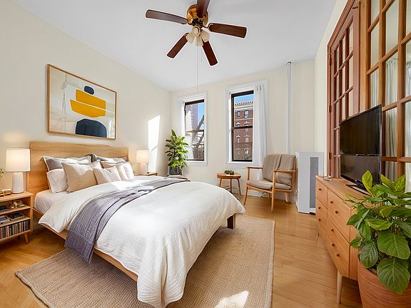 5th image of 31 Tiemann Pl APT 38