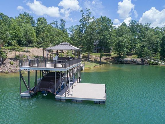 Image 3: Dock