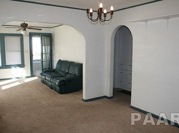 5th image of 404 W Albany Ave