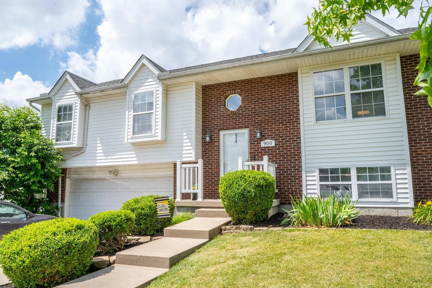 900 Dayspring Ln photo 1
