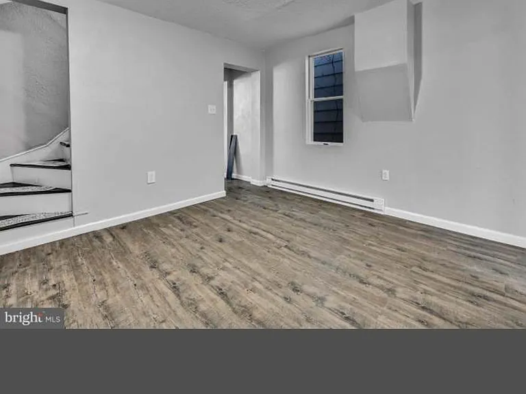 1506 Walnut St — Photo 7