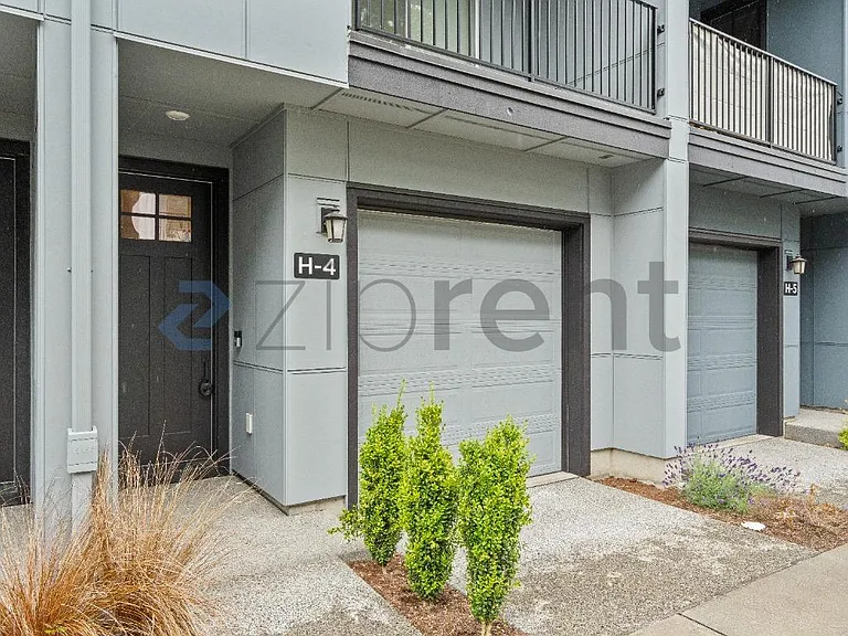 626 164th St SW #H4 — Photo 2