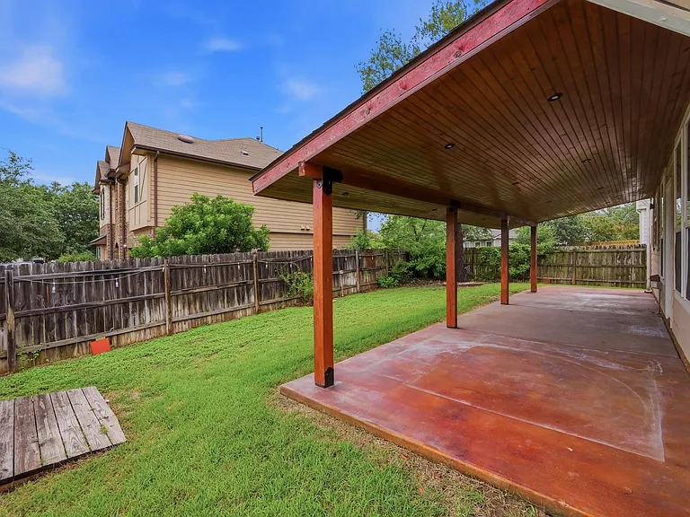 1136 Beechwood Dr — Photo 35