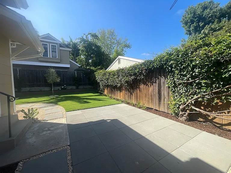 220 W Arrellaga St — Photo 19