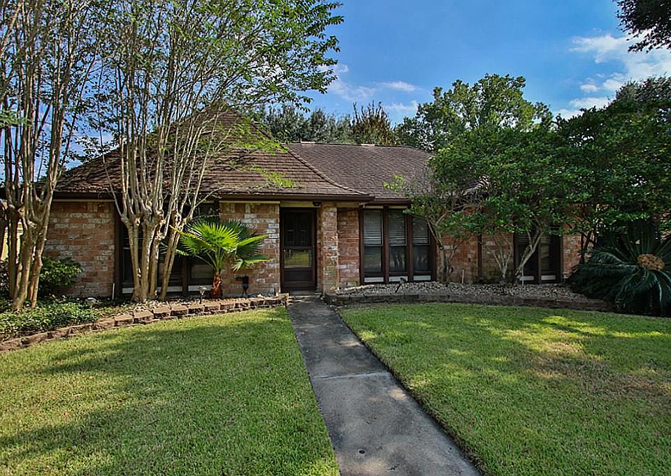1st image of 21101 Park Bend Dr