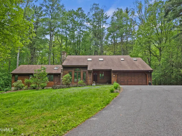 11 Muddy Brook Cir, Great Barrington, MA 01230