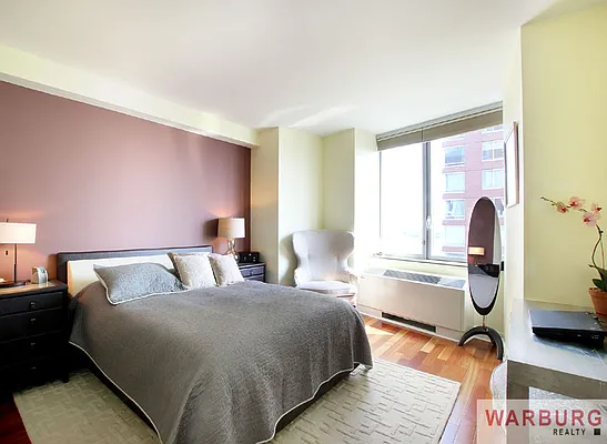 Sold by Warburg | media 13