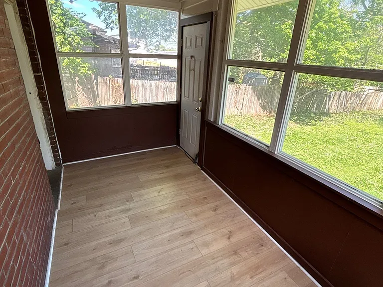1610 Purdue Ave — Photo 14