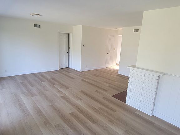 4th image of 10081 Melody Park Dr