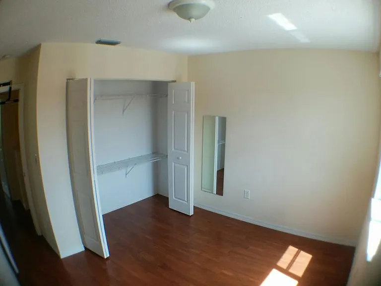 Bedroom 2 - view 2