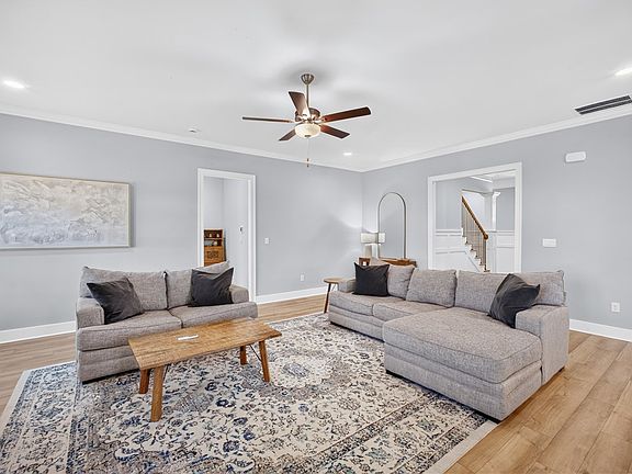 5th image of 1427 Bramble Ln