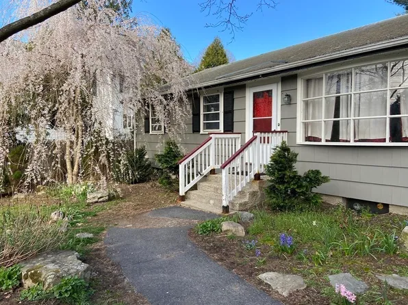 1282 Central Ave, Needham, MA 02492