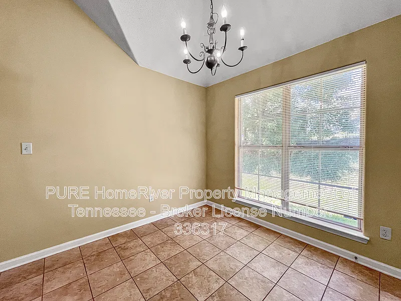 3 bed, 2.0 bath, 1439 sqft, $1,495 — Photo 4