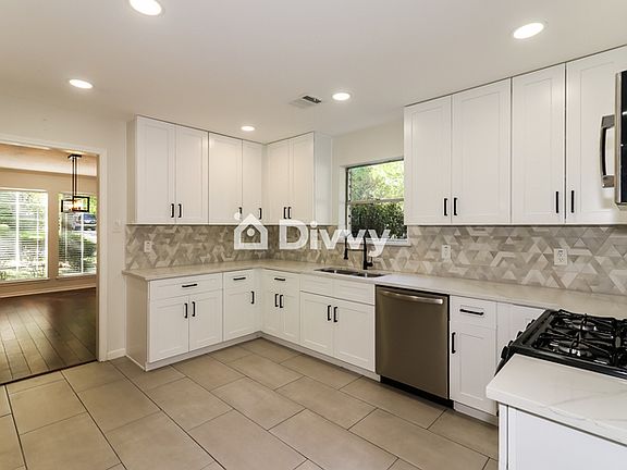 5th image of 3803 Sunstone Dr