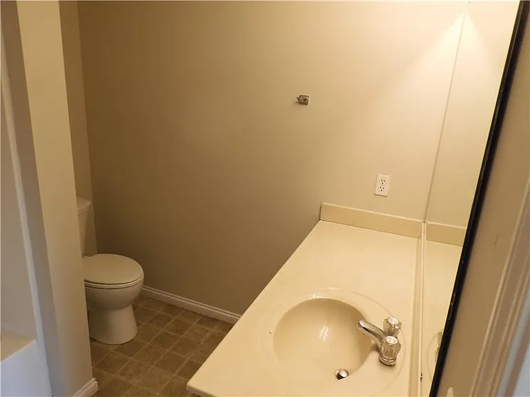 1201 Catletts Ct — Photo 12