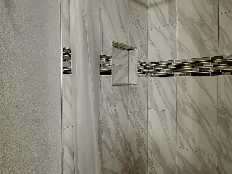 7642 Dallas St — Photo 31