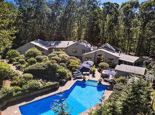 85 Stone Boat Rd, Guilford, CT 06437