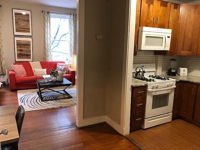 435 Hanover St #2F — Photo 3