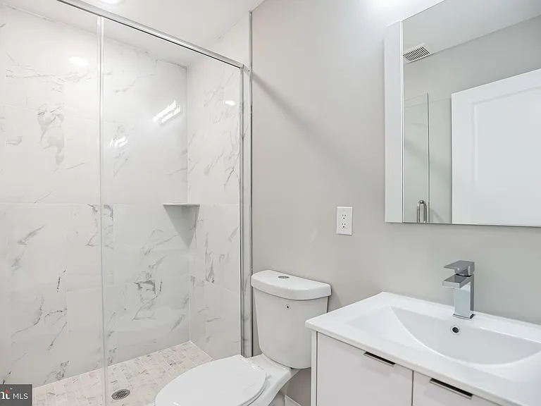2216 Emerald St #A — Photo 23