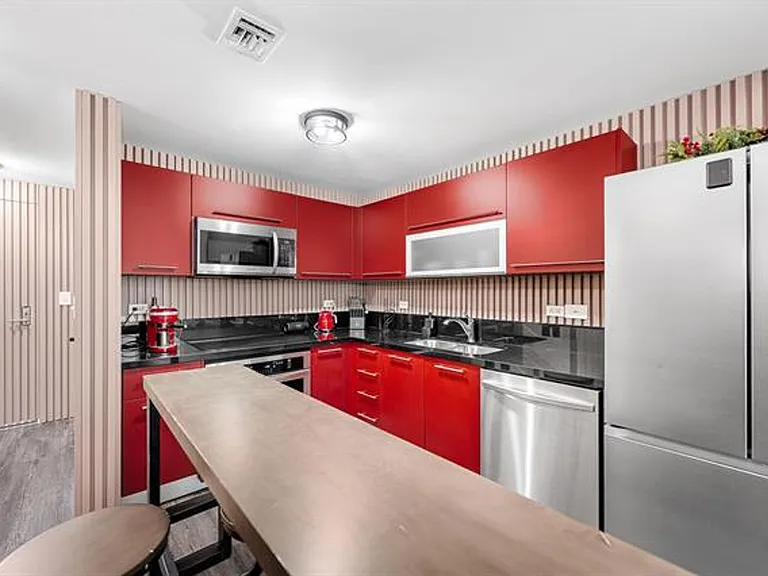 244 Biscayne Blvd #651 — Photo 9