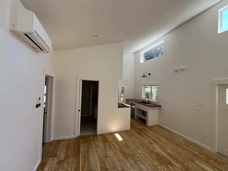 8113 Sand Dollar Ln — Photo 10