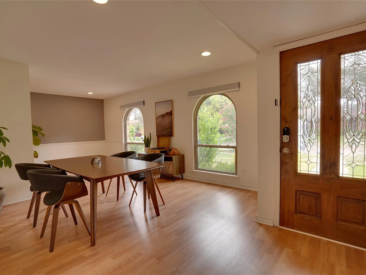 3 bed, 1732 sqft, $2,600 — Photo 3