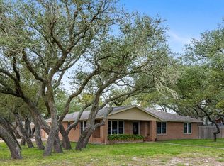 902 N Terry St, Rockport, TX 78382