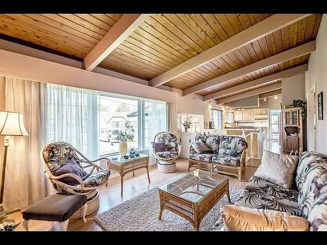 4 bed, 2200 sqft, $3,450 — Photo 4