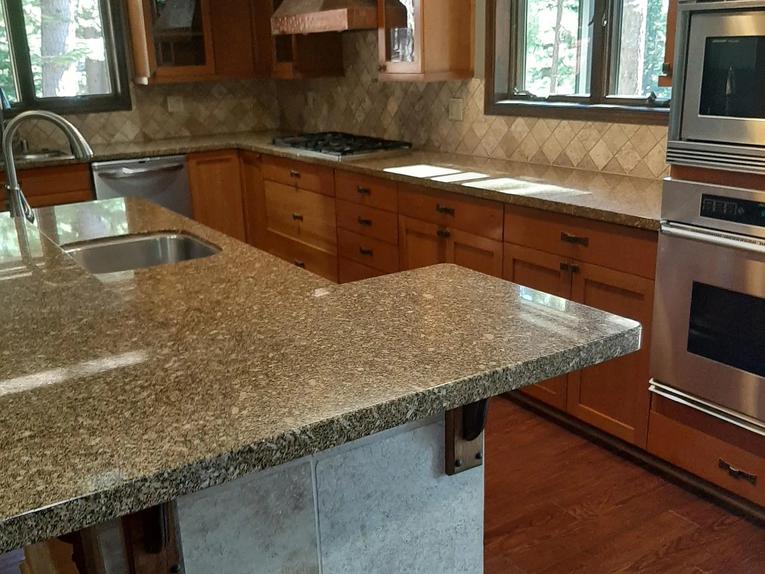 3 bed, 1990 sqft, $5,100 — Photo 3