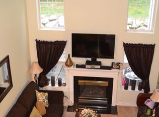 42 Pond Hollow Dr, Oak Ridge, NJ 07438